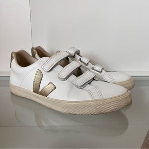 Veja sneakers size 9